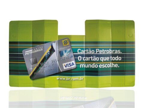 Display-de-papelão-Tapa-Sol Petrobras